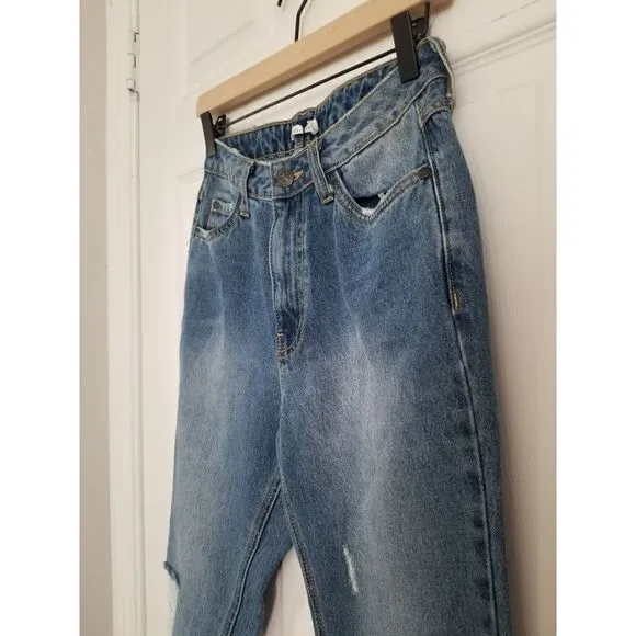 Avec les Filles high waisted mom jeans distressed raw split hem