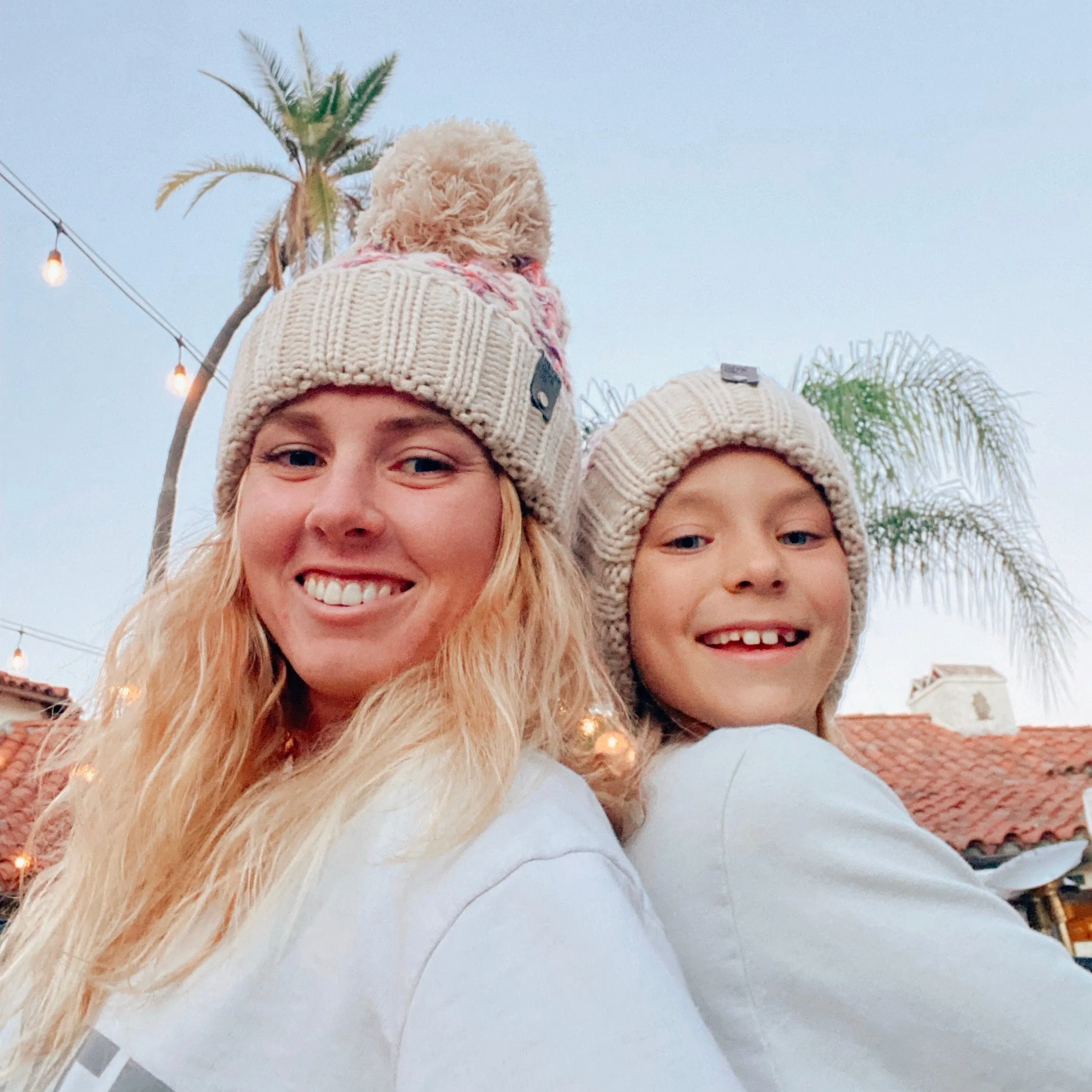 BEANIE - OMBRE POM