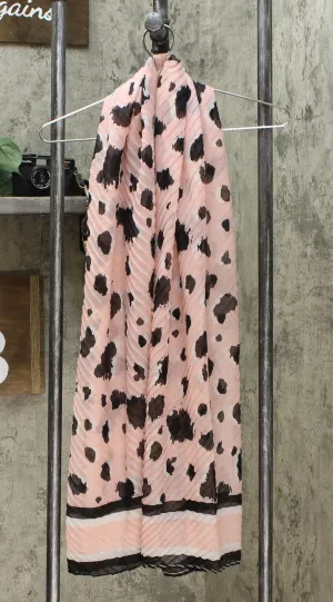 Calvin Klein Women's Leopard Pleated Scarf. A9WS5783 Pink