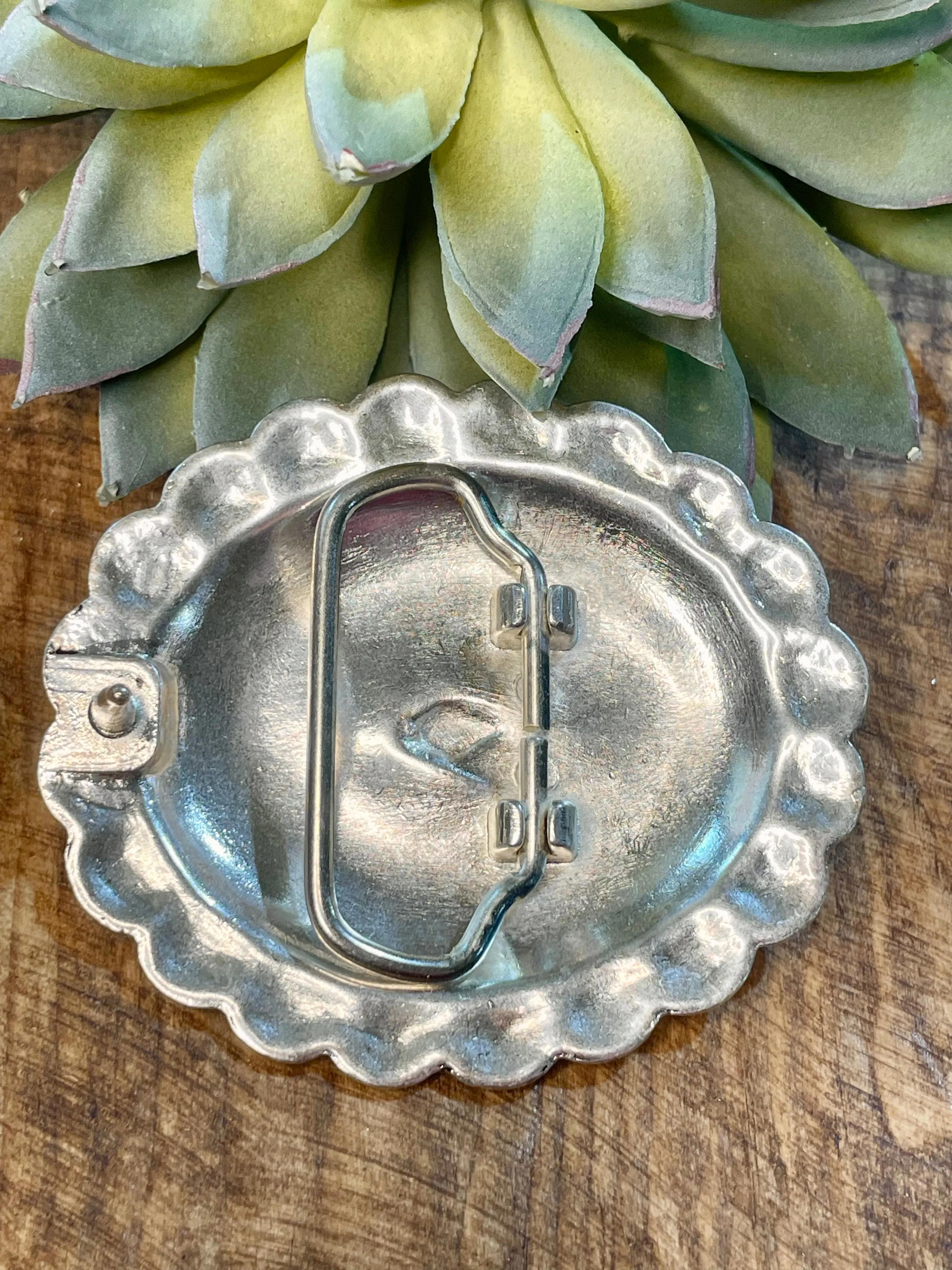 Center Diamond Scalloped Oval Concho Belt Buckle