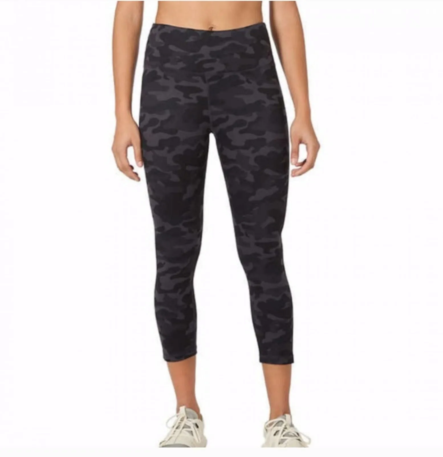 Danskin Women's All Over Print Capri Leggings