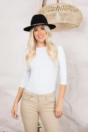 FASHION BRIM HAT WITH LEOPARD ACCENT