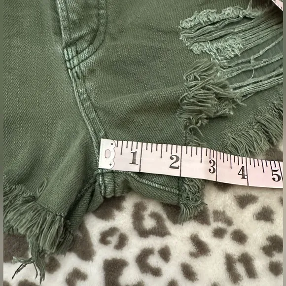 Free People We The Free Loving Good Vibrations Denim Shorts Sage Green Size 27
