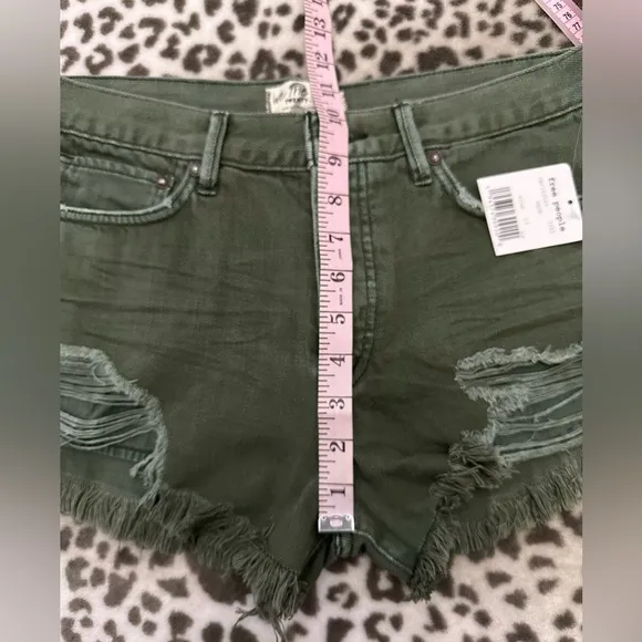 Free People We The Free Loving Good Vibrations Denim Shorts Sage Green Size 27