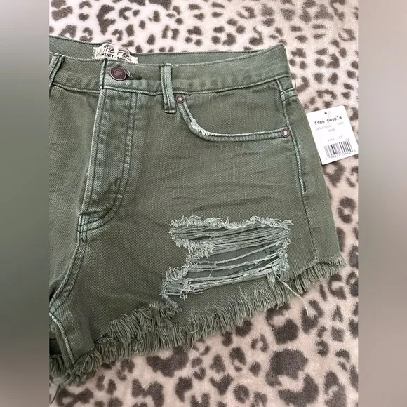 Free People We The Free Loving Good Vibrations Denim Shorts Sage Green Size 27