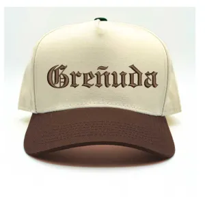 Greñuda Embroidered Two-Tone Baseball Hat for Effortlessly Chic Women