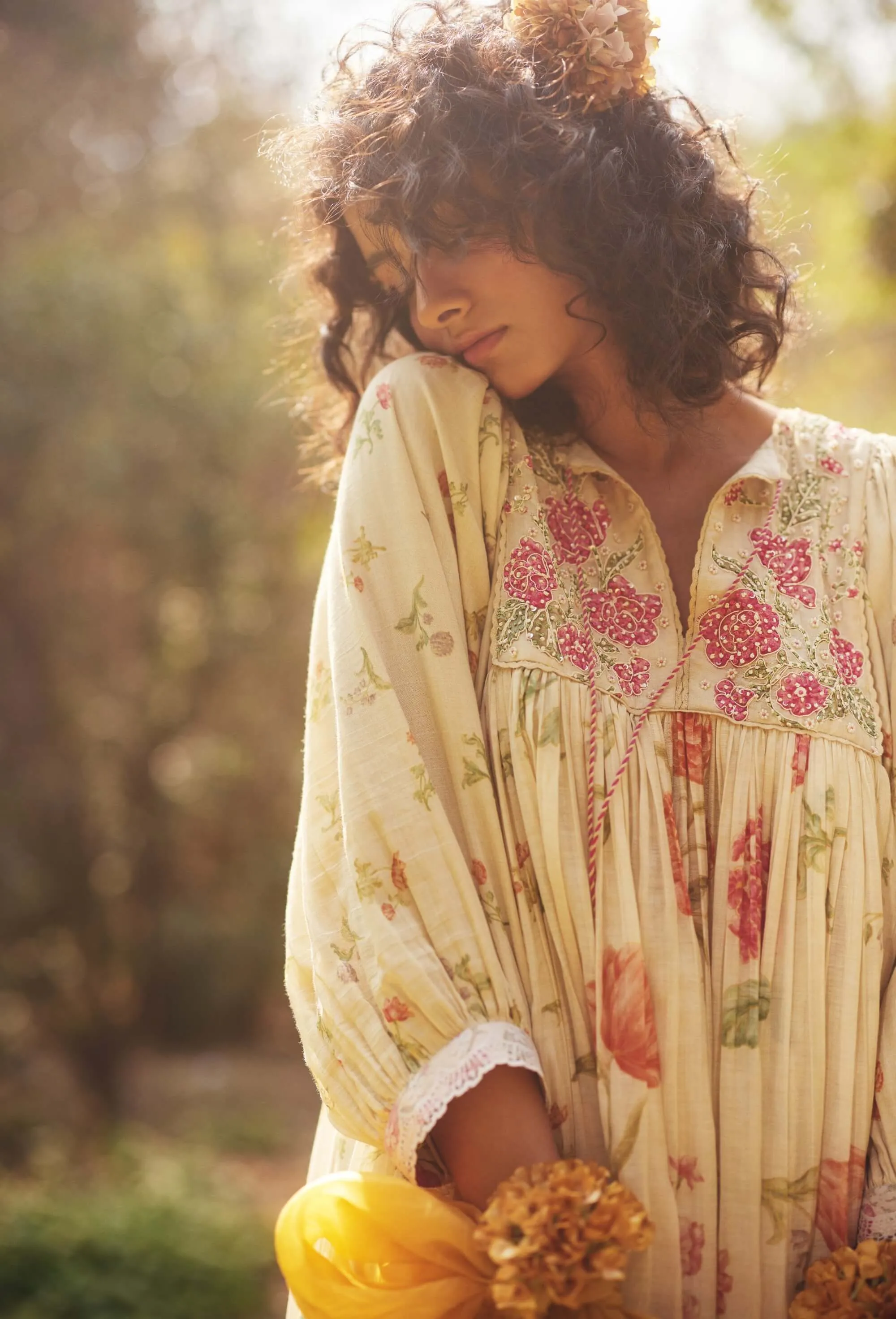 Ivory romantic summer dress and scarf