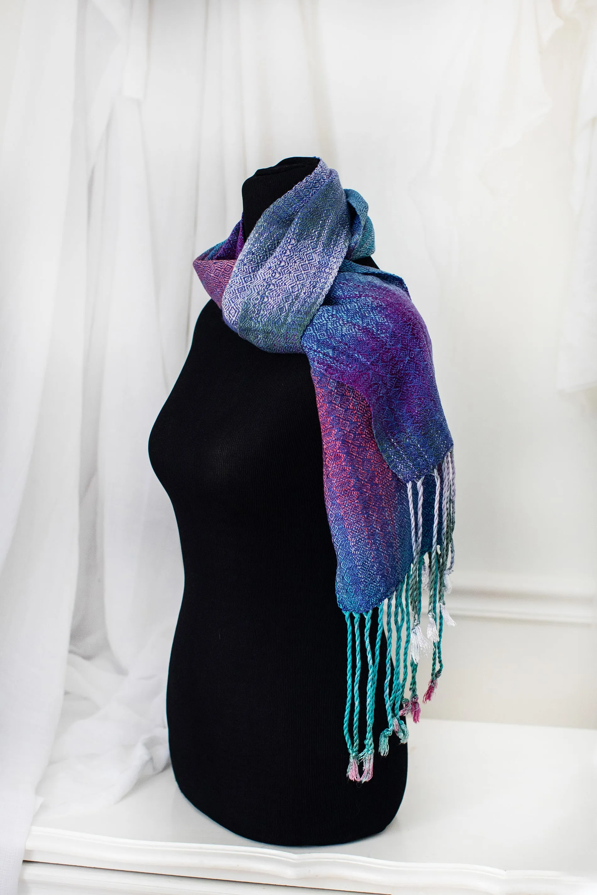 Kereru Skinny Scarf- Amythest Throated Sunangel
