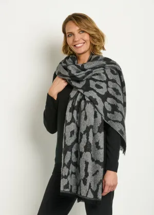 Large warm scarf with stylish leopard pattern