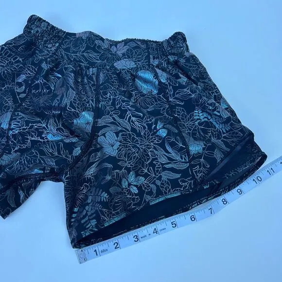 Lululemon Hotty Hot Shorts Womens Size 2 Metallic Black Activewear Running Rare