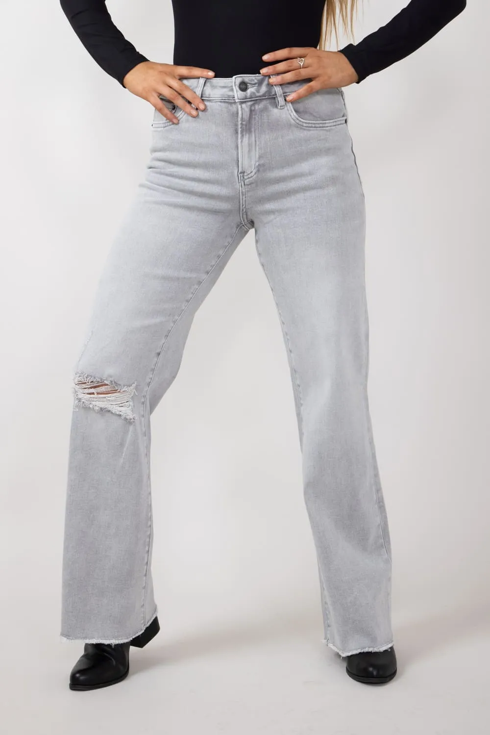 Mica High Rise Wide Leg Raw Hem Jeans for Women in Grey | MDP-W3313