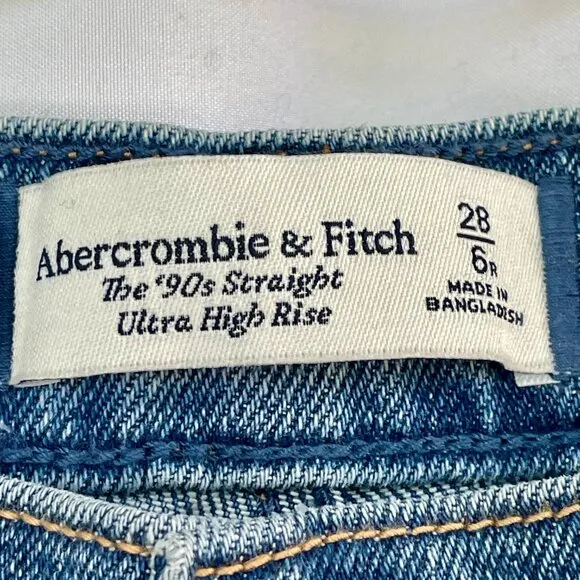 NWT Abercrombie &amp; Fitch The 90s Straight High Rise Medium Wash Jeans Women's 28