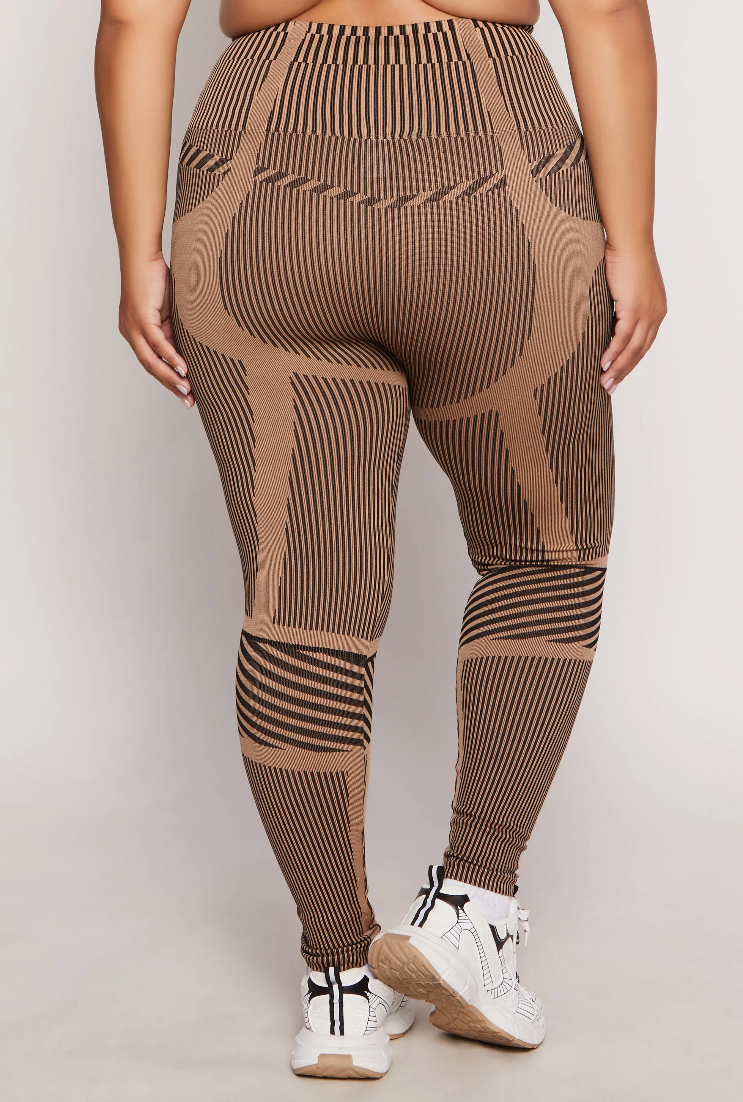 Plus Size Seamless Striped Activewear Leggings