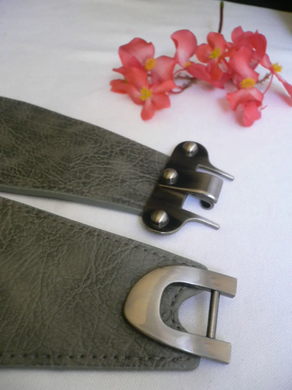 Red Black Gray Dark Brown Faux Leather Elastic Waist Hip Belt Silver Metal Hook Buckle S M