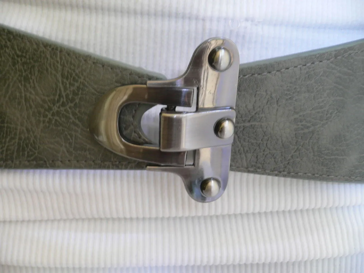 Red Black Gray Dark Brown Faux Leather Elastic Waist Hip Belt Silver Metal Hook Buckle S M