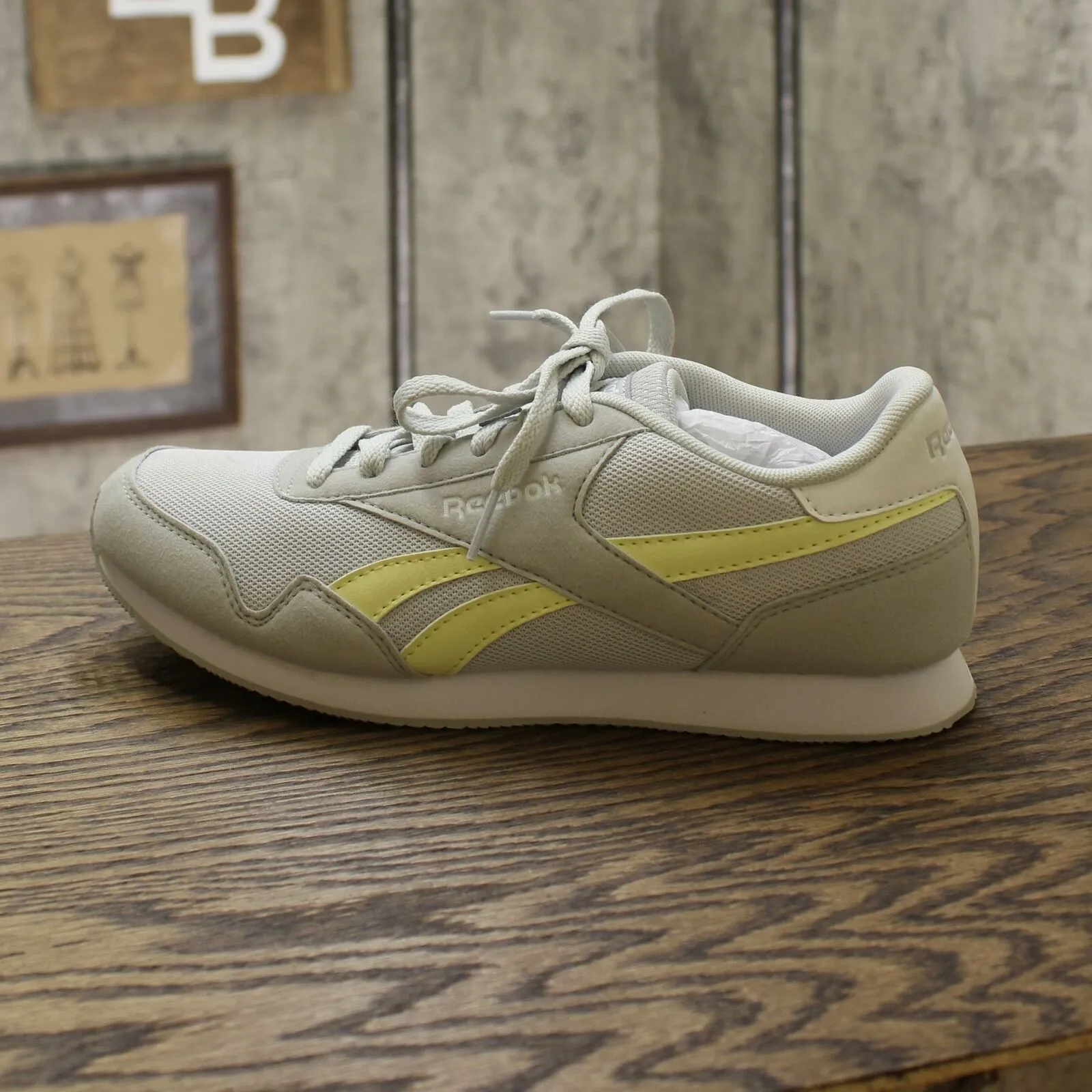 Reebok Women's Classic Lace Up Jogger Sneakers Gray/ Lemon/ White 7-1/2