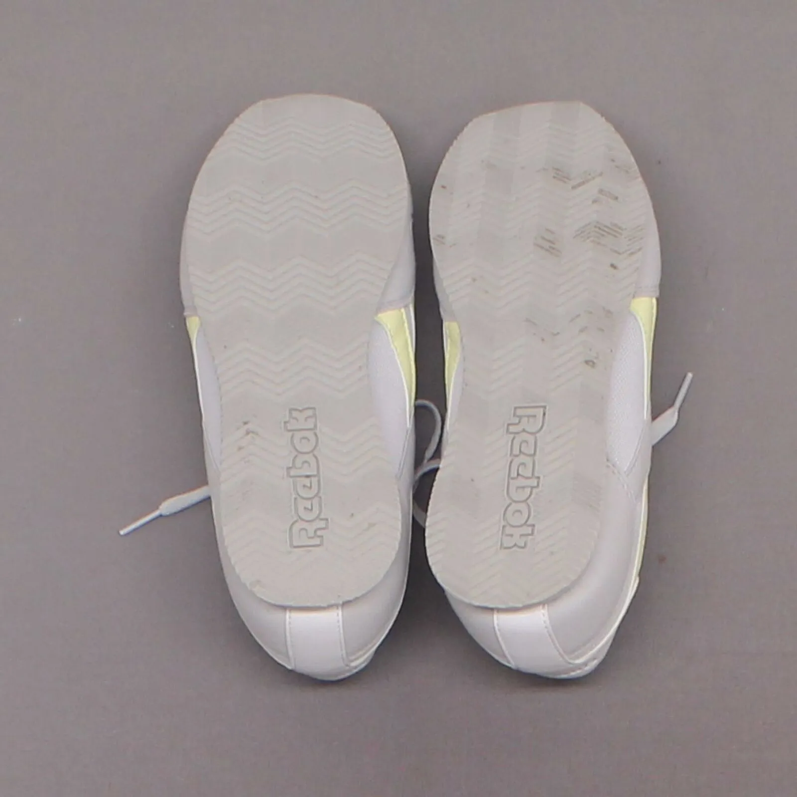 Reebok Women's Classic Lace Up Jogger Sneakers Gray/ Lemon/ White 7-1/2