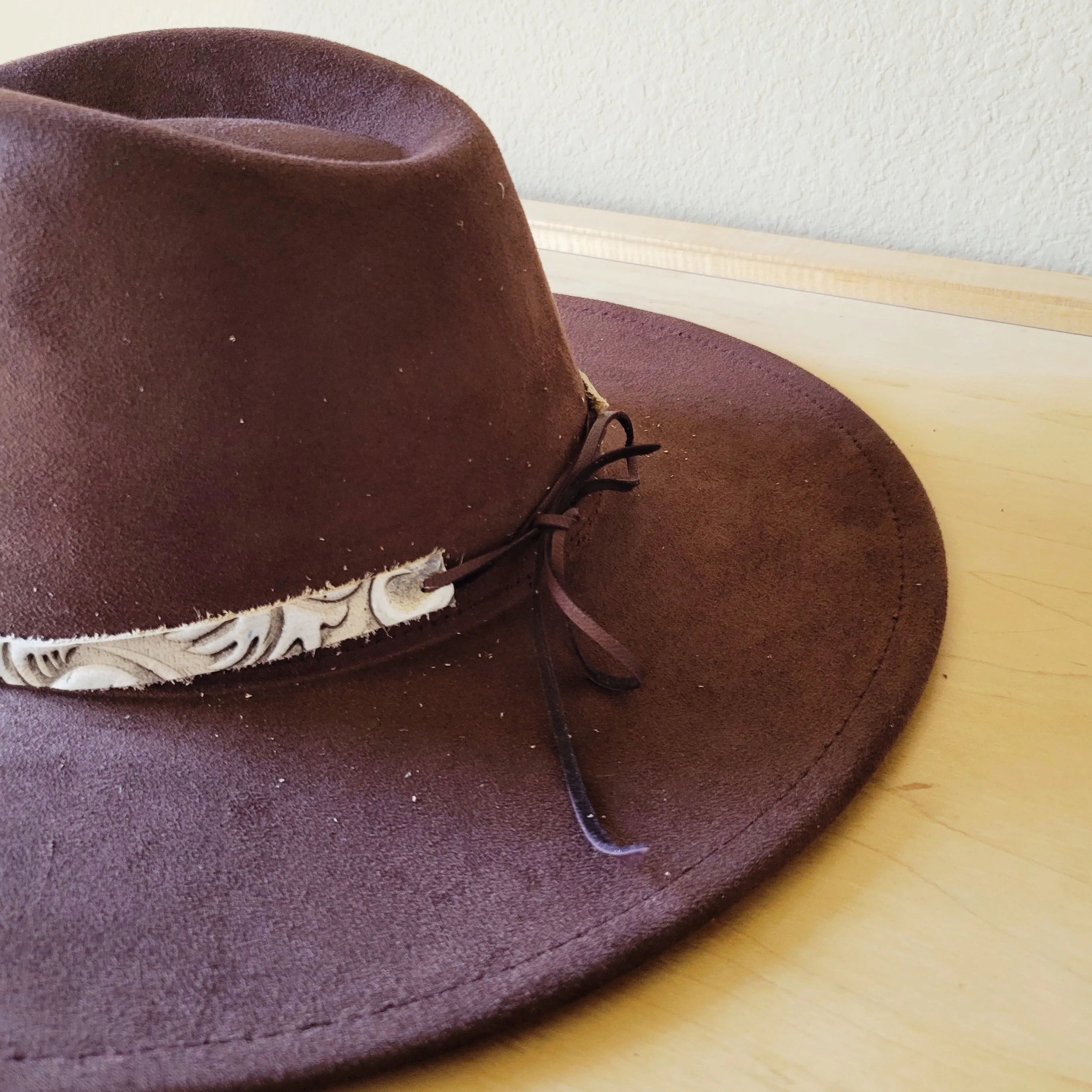 Sandy White Floral Embossed Leather Hat Band Only 951c