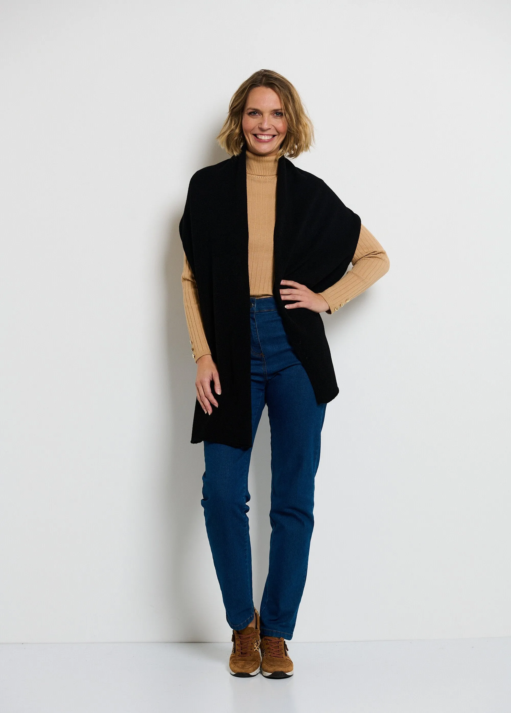 Seamless cashmere touch scarf