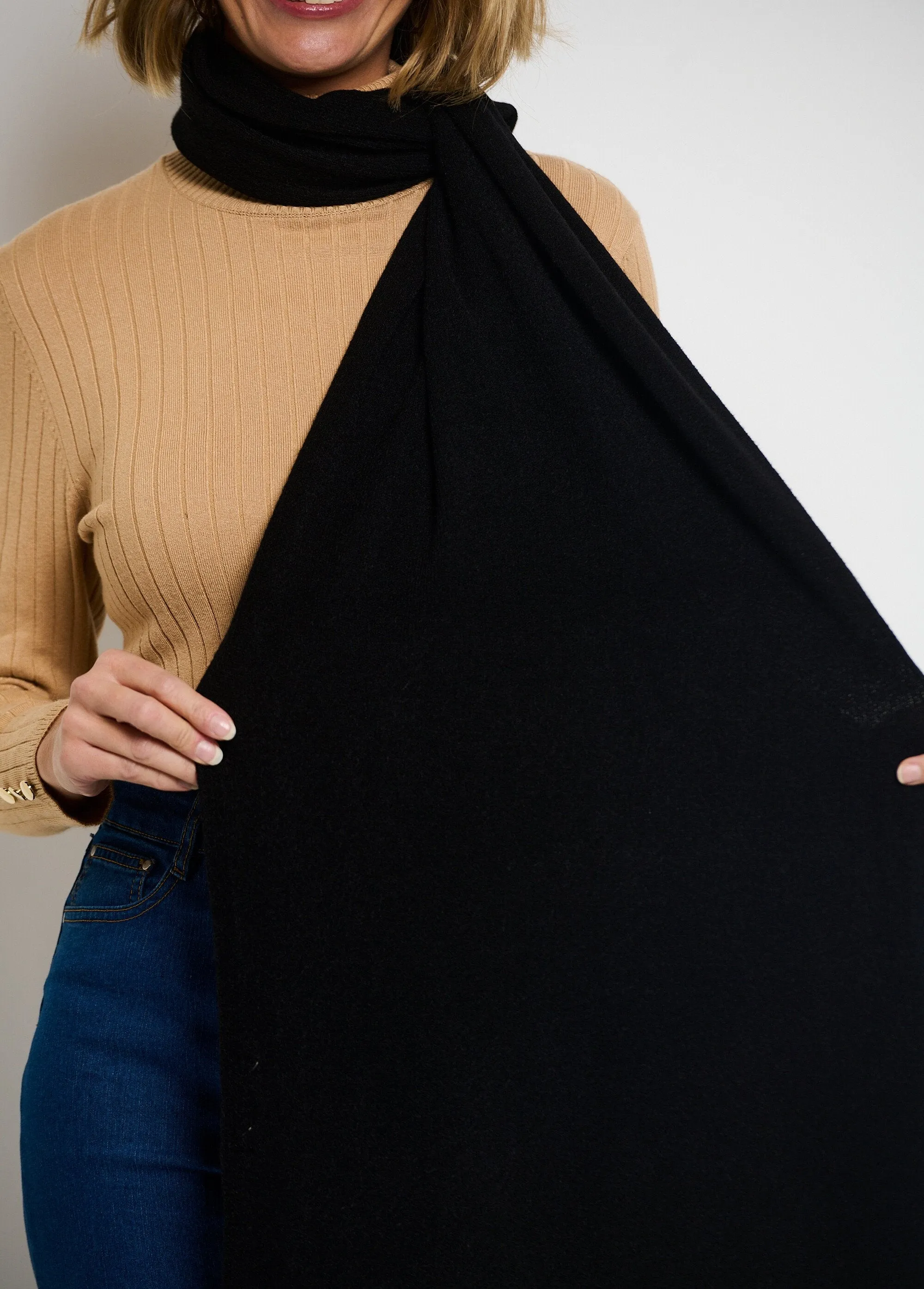Seamless cashmere touch scarf