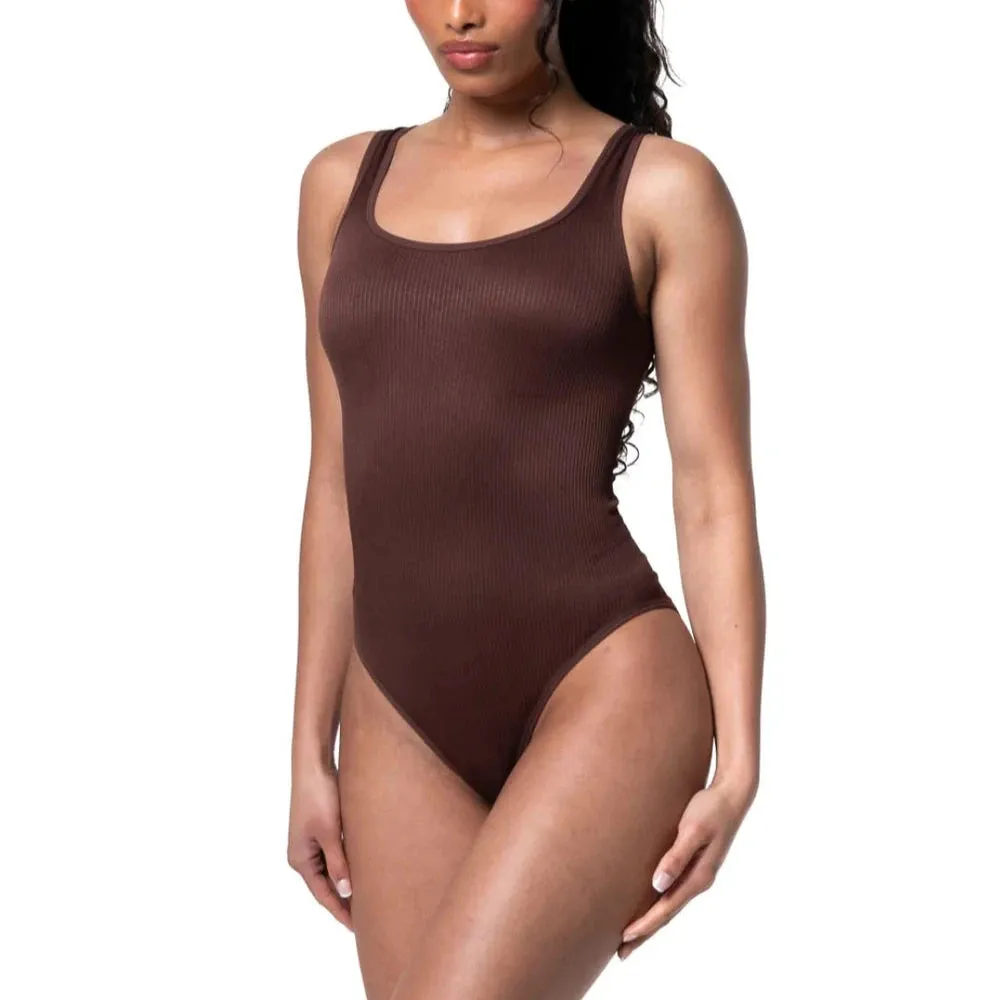 The Ribbed Hourglass