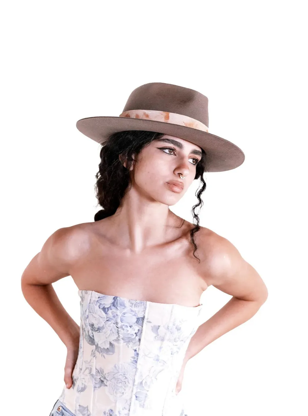 The Zephyr - Vintage Tan S/M