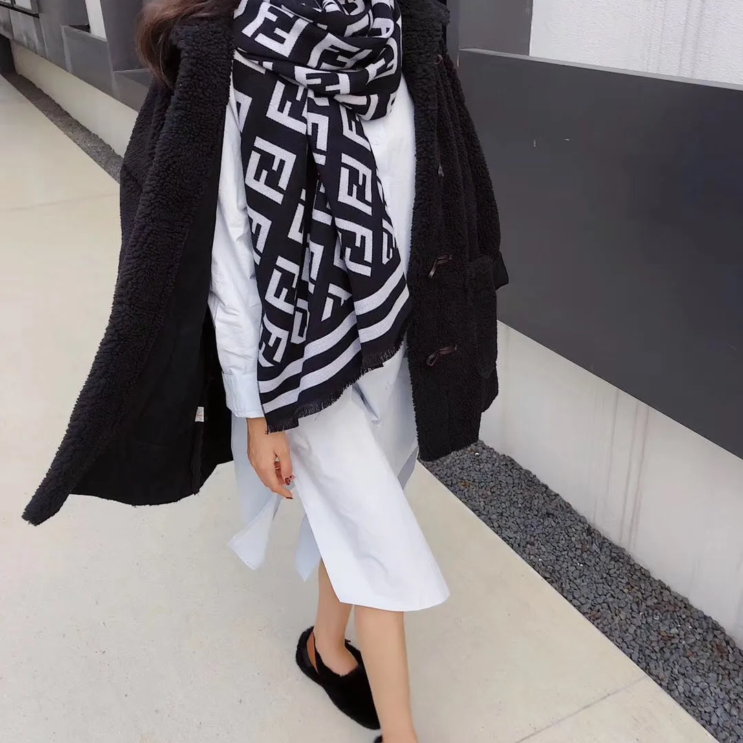 Thick Warm Wool Scarf Geometric Print