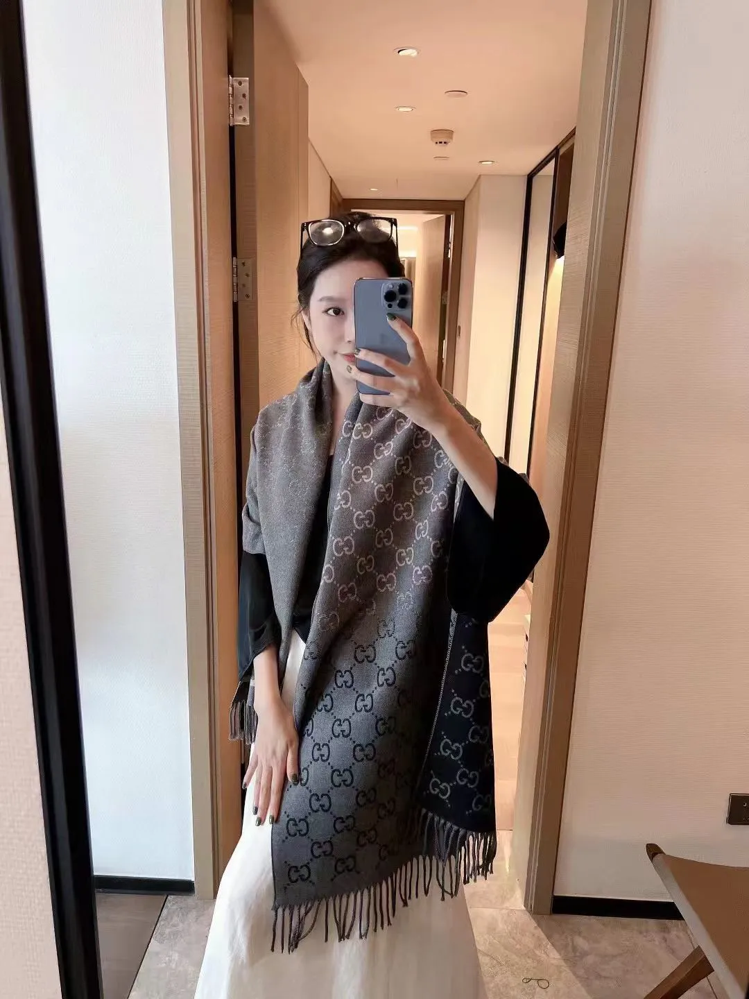 Unisex Wool Scarf Ivory Mini Black