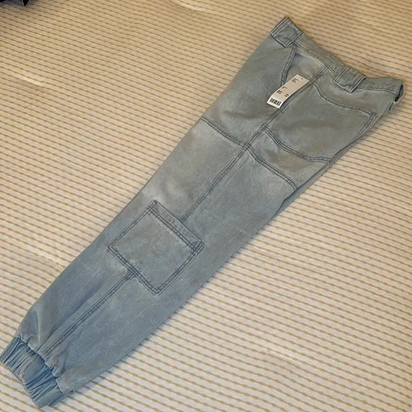 URBAN OUTFITTERS• utility jogger cargo • size 26 BNWT