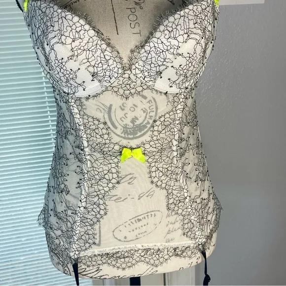 Victoria’s Secret Y2K White Black Floral Lace Push Up Bustier Corset Neon  36B