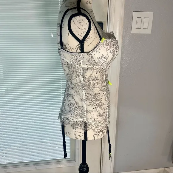Victoria’s Secret Y2K White Black Floral Lace Push Up Bustier Corset Neon  36B