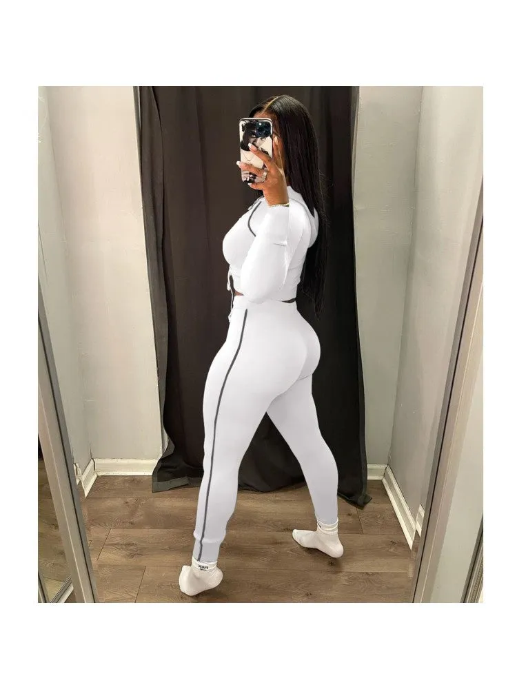 Women's Physique Fitting Hooded Collar Solid Color Jogging Suit
