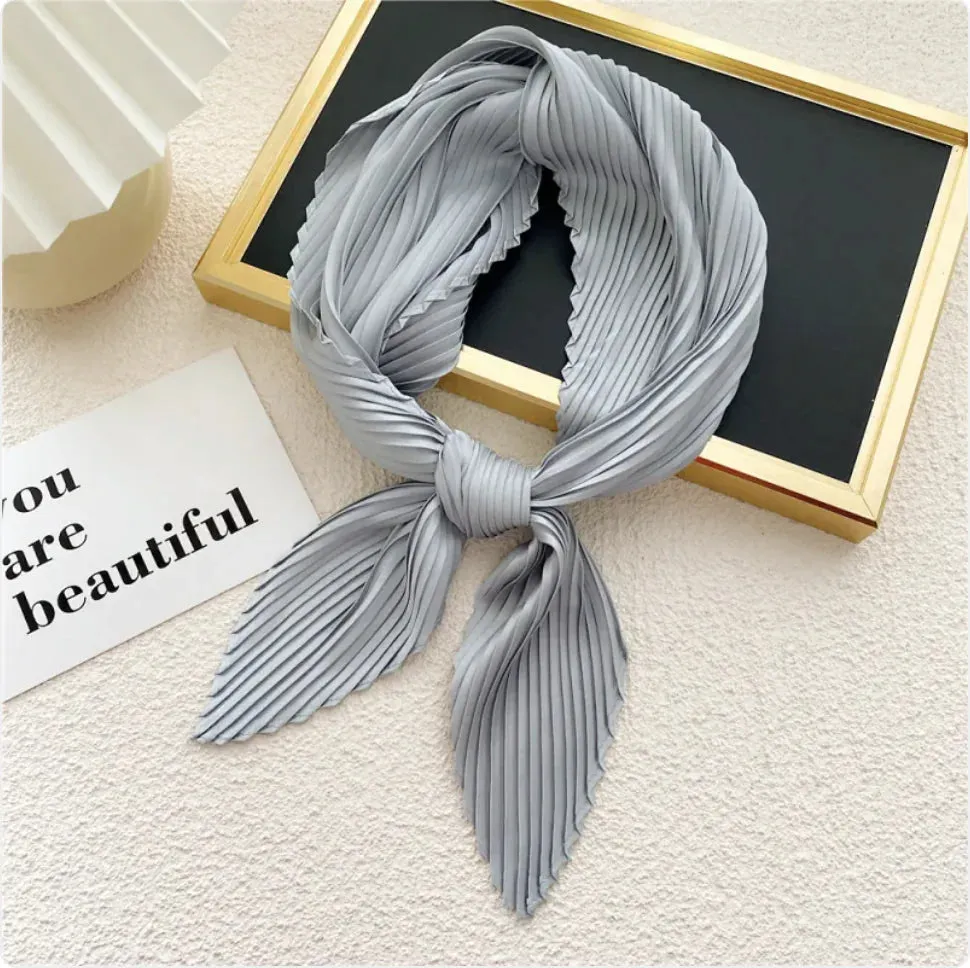 Women's Solid Color Pleated Scarf