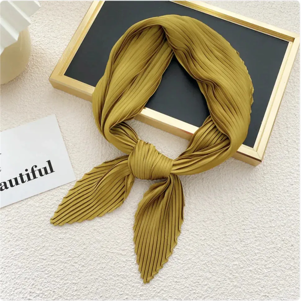 Women's Solid Color Pleated Scarf
