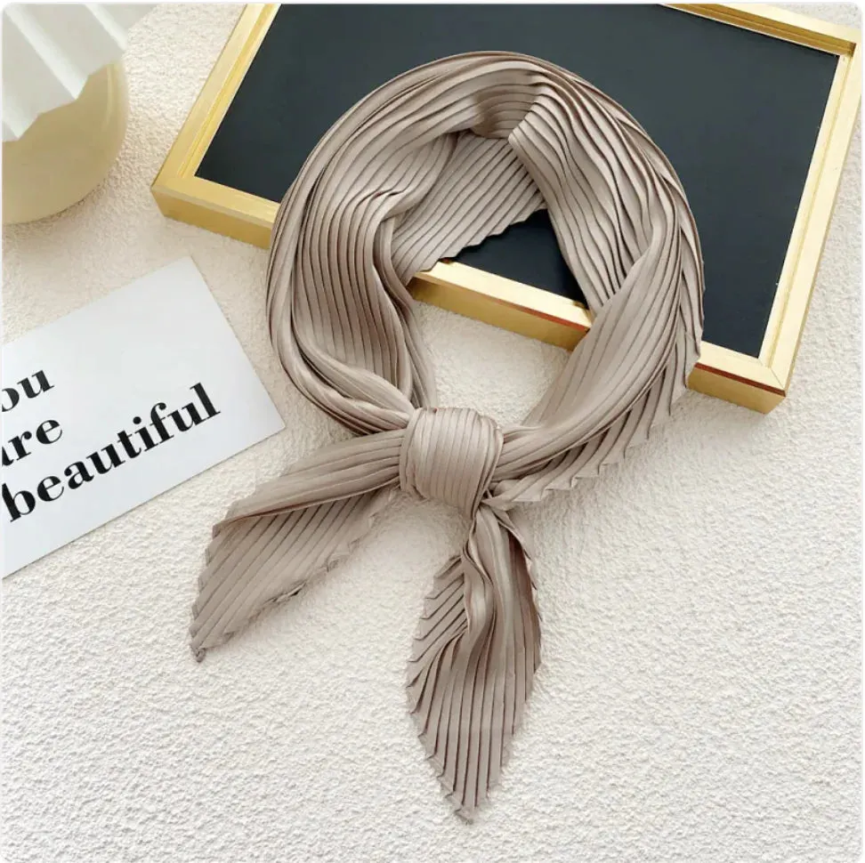 Women's Solid Color Pleated Scarf