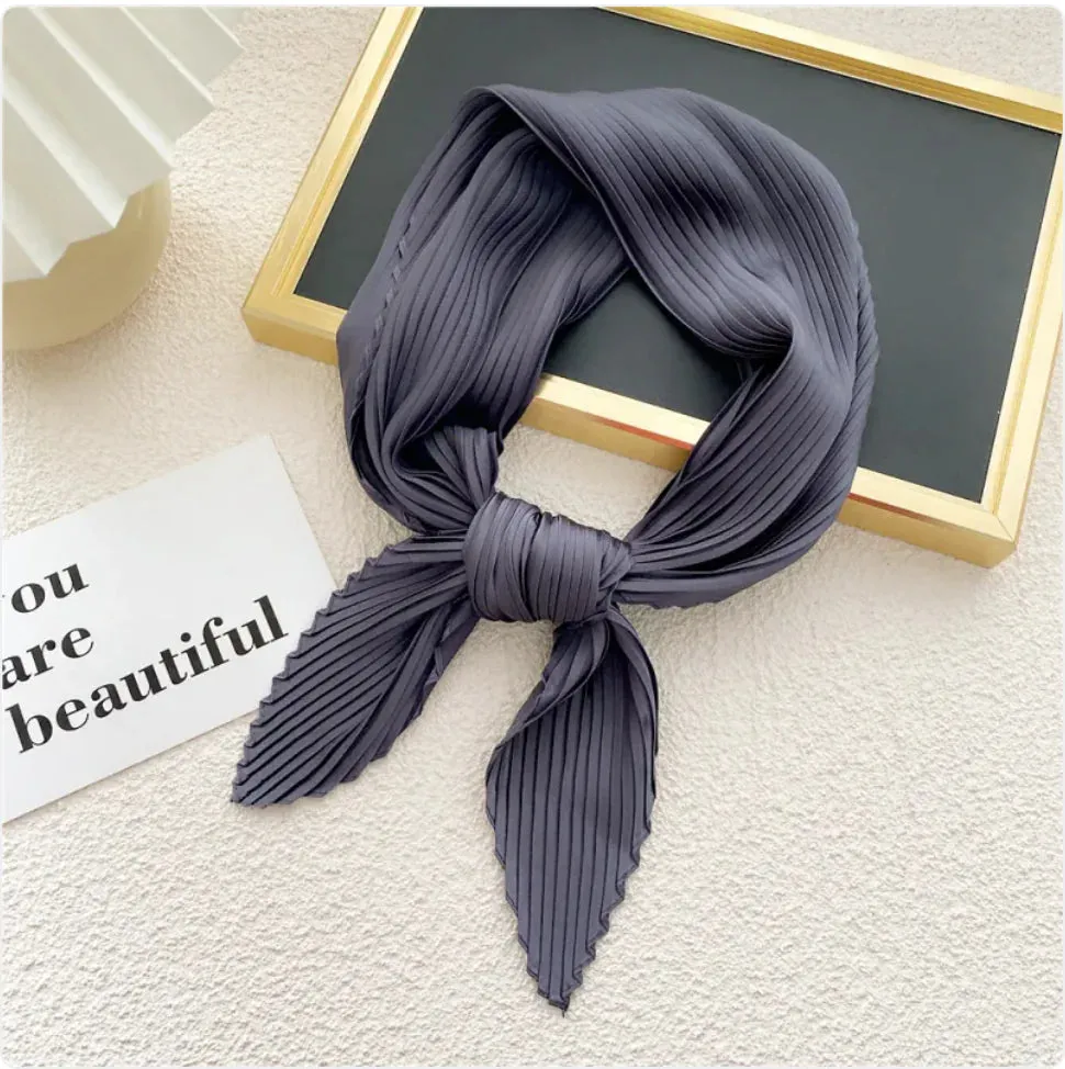 Women's Solid Color Pleated Scarf