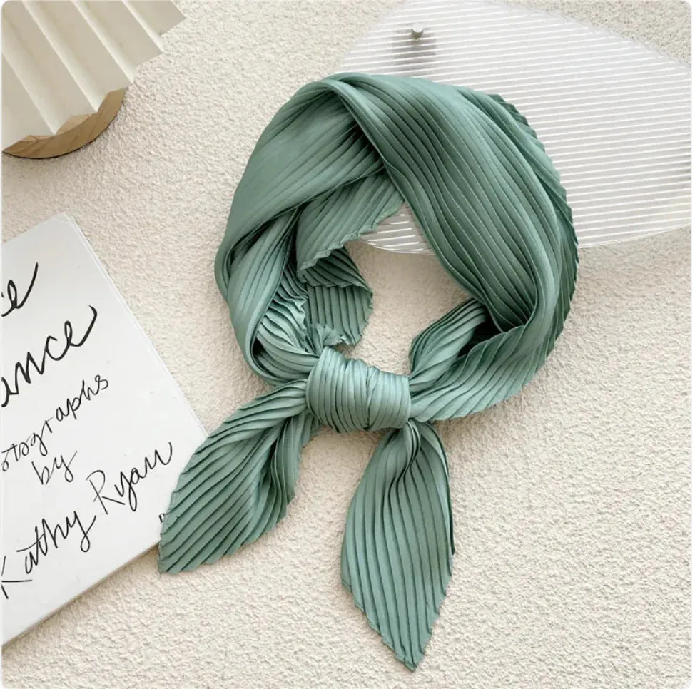 Women's Solid Color Pleated Scarf