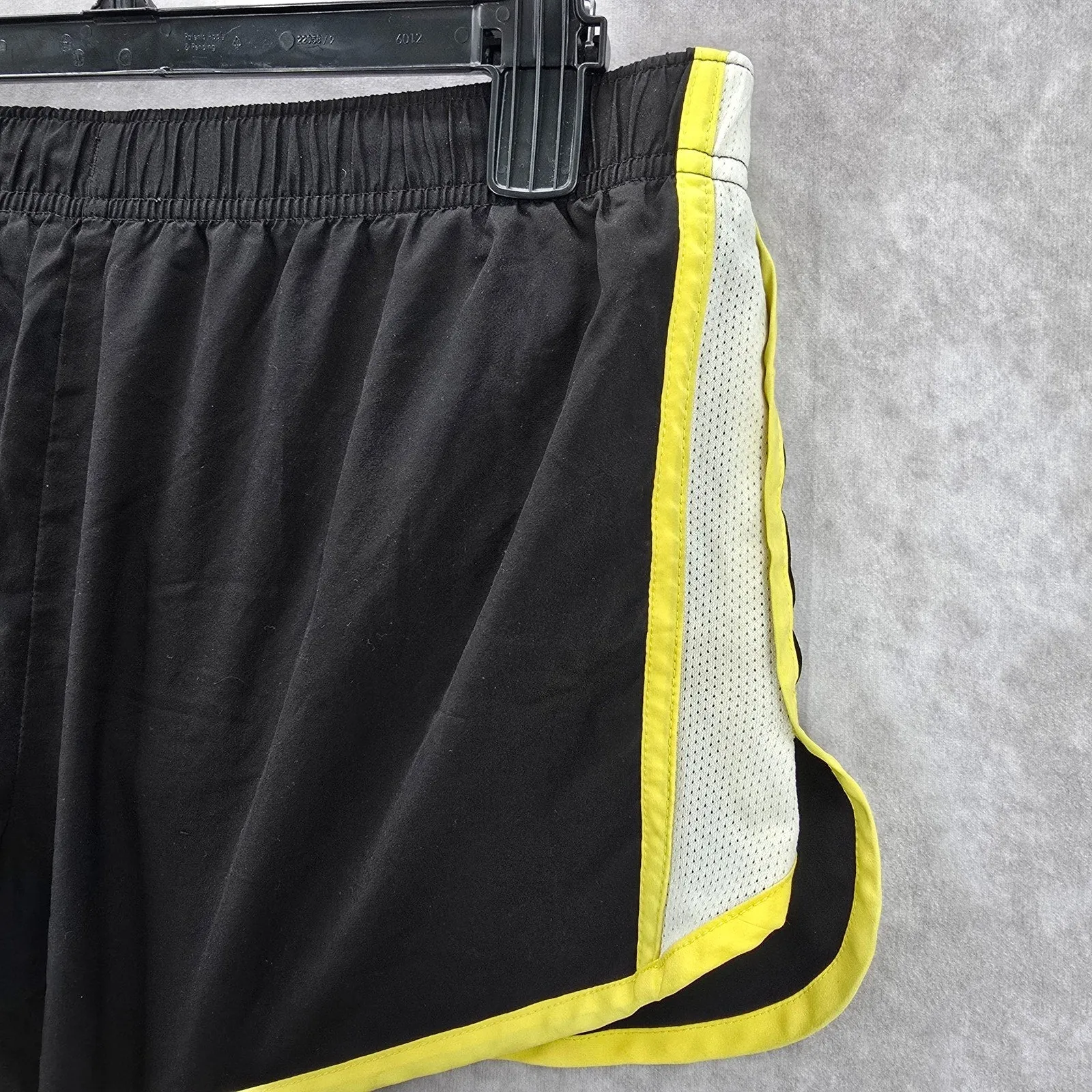Xersion Black Yellow White Activewear Running Jogging Shorts Bottoms Pants Small